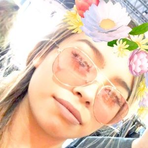 Meet your Posher, Alondra